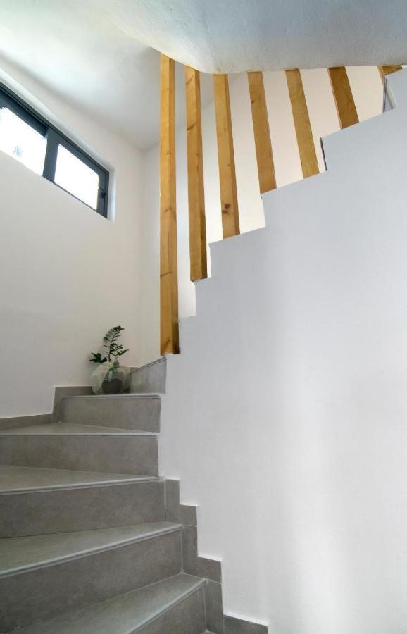 Nick And Helen Apartment Perivolia  ภายนอก รูปภาพ