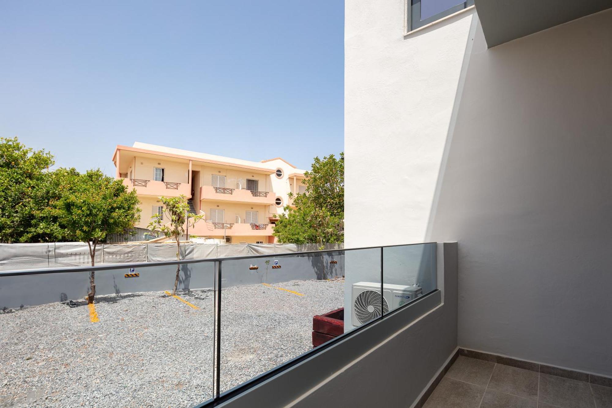 Nick And Helen Apartment Perivolia  ภายนอก รูปภาพ